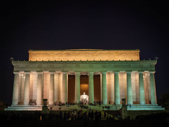 lincoln memorial night photograph